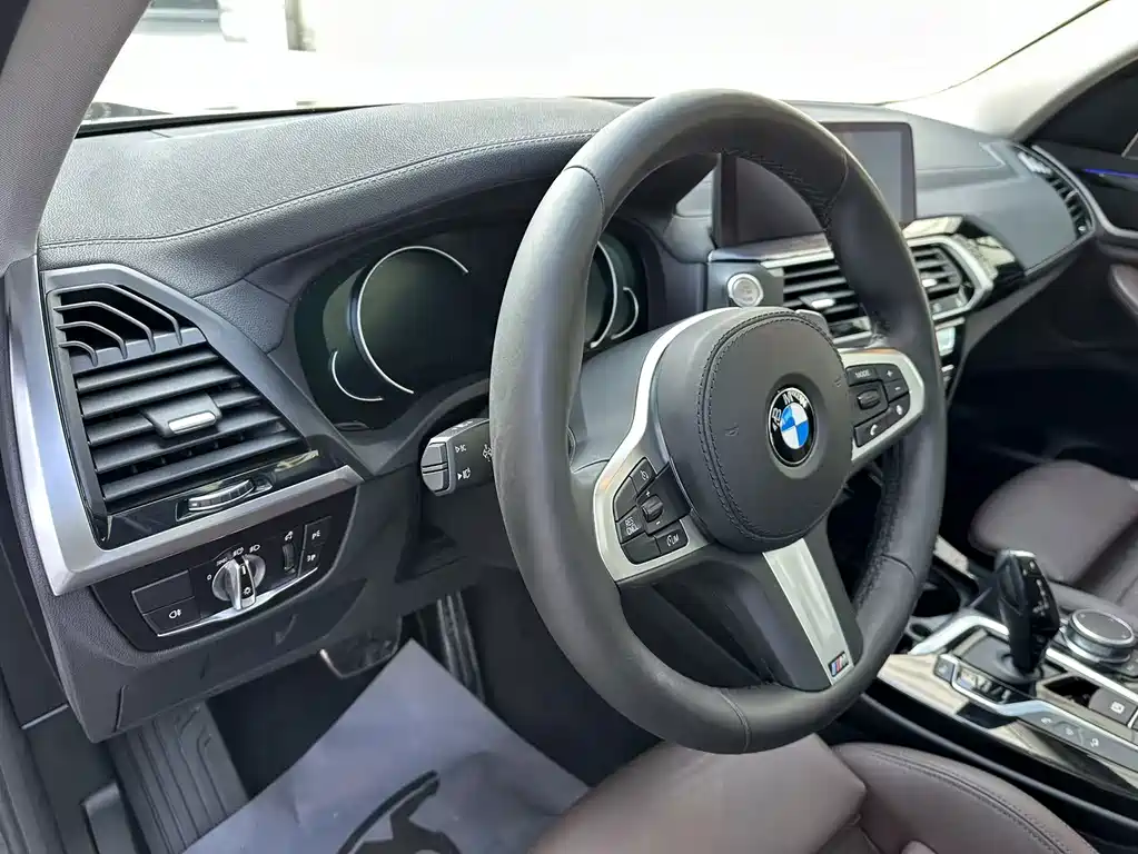 BMW X3 — фото 22