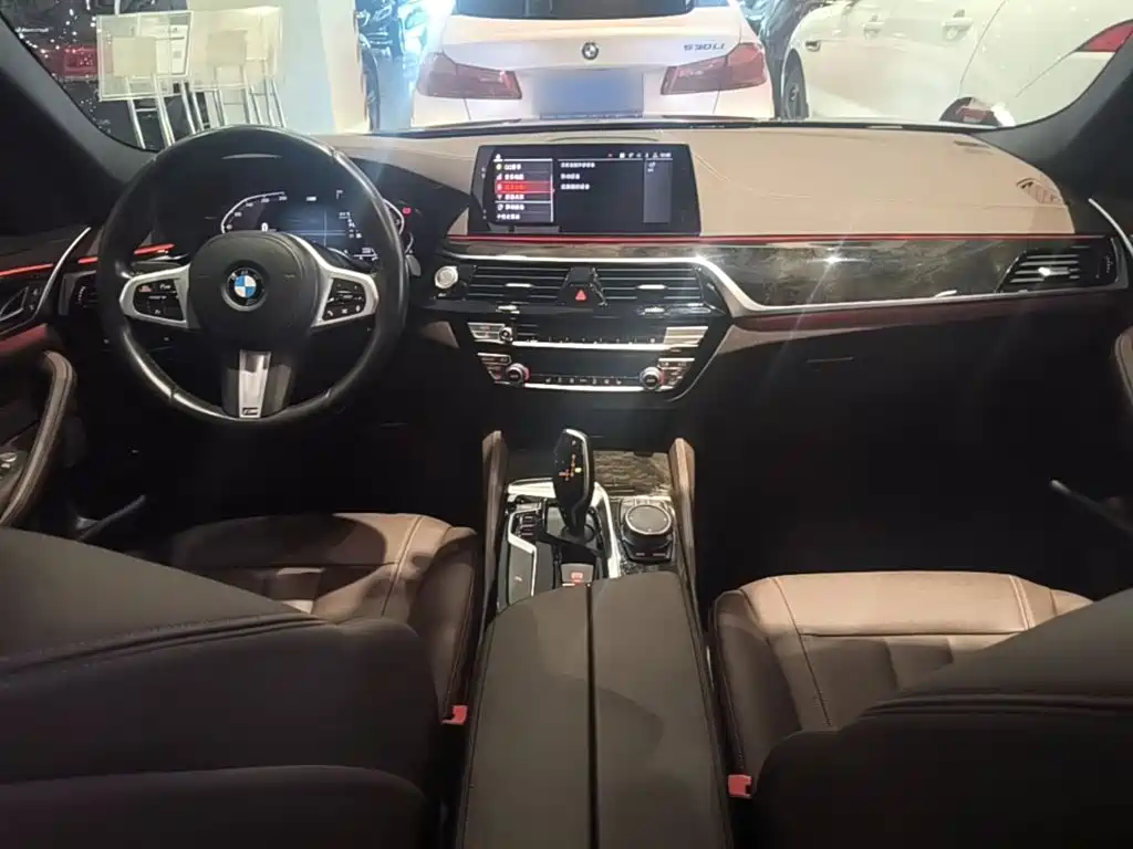 BMW 5 Series — фото 10