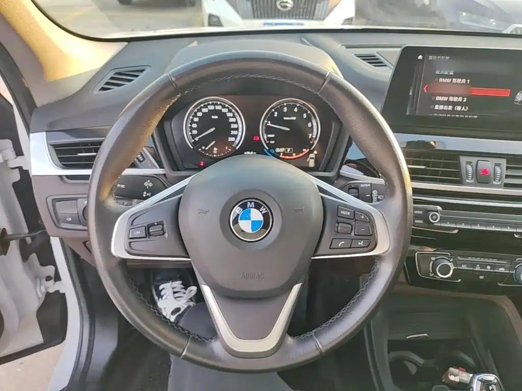 BMW X1 — фото 11