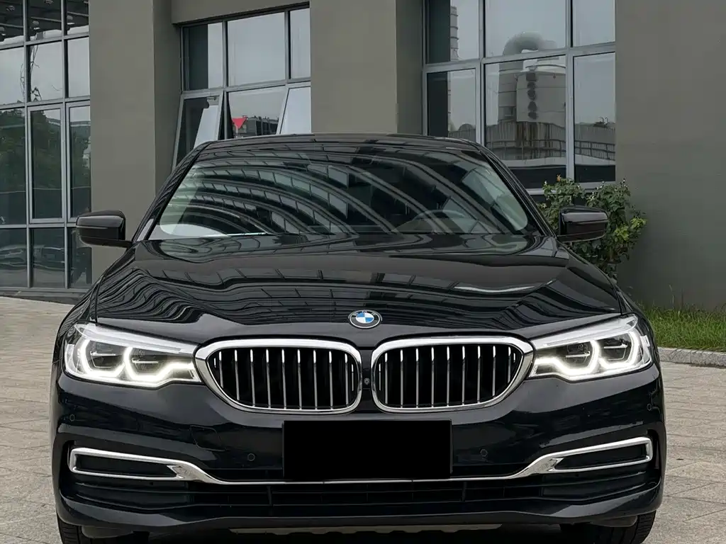BMW 5 Series — фото 2