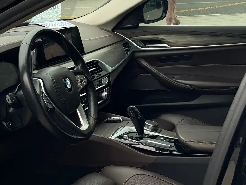 BMW 5 Series — фото 4