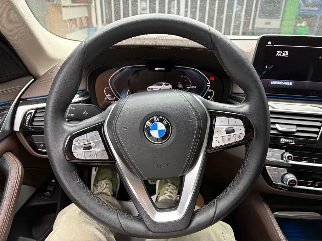 BMW 5 Series New Energy — фото 8