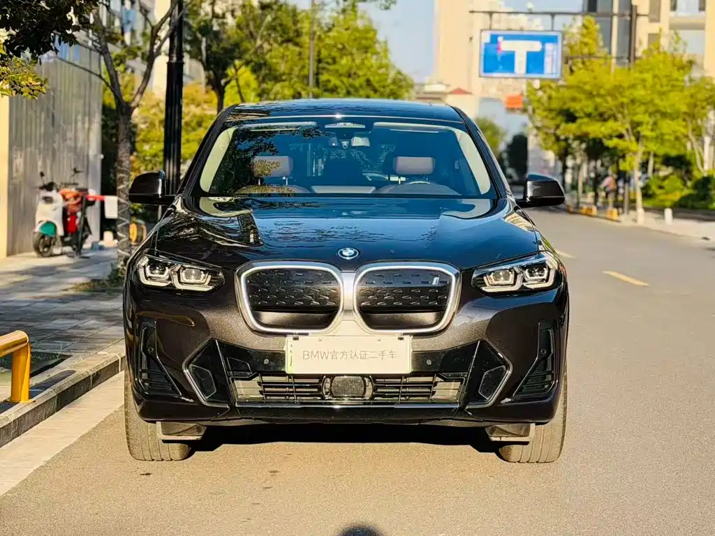 BMW iX3 — фото 4