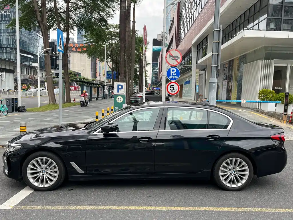 BMW 5 Series New Energy — фото 4