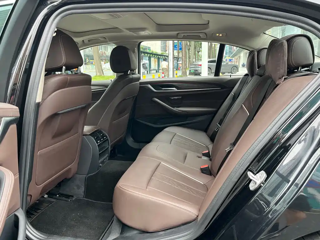 BMW 5 Series New Energy — фото 6