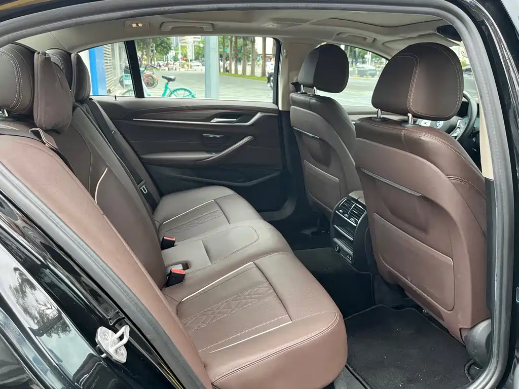BMW 5 Series New Energy — фото 8