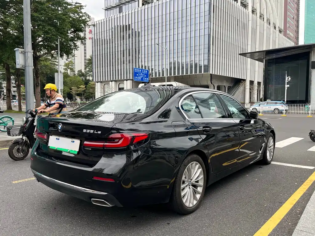 BMW 5 Series New Energy — фото 10