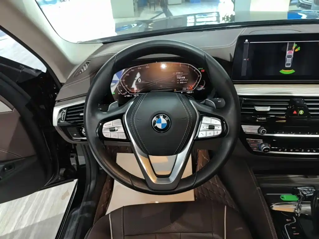 BMW 5 Series — фото 11