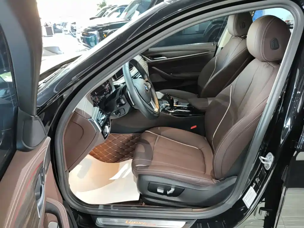 BMW 5 Series — фото 15