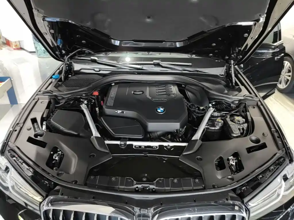 BMW 5 Series — фото 20