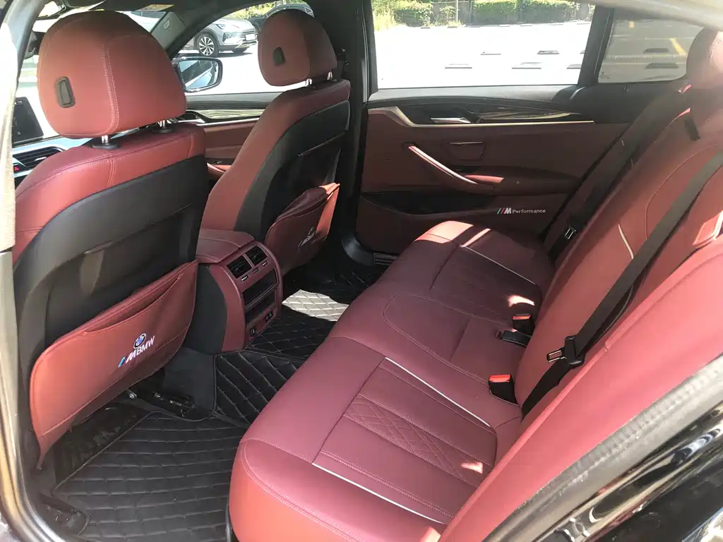 BMW 5 Series — фото 10