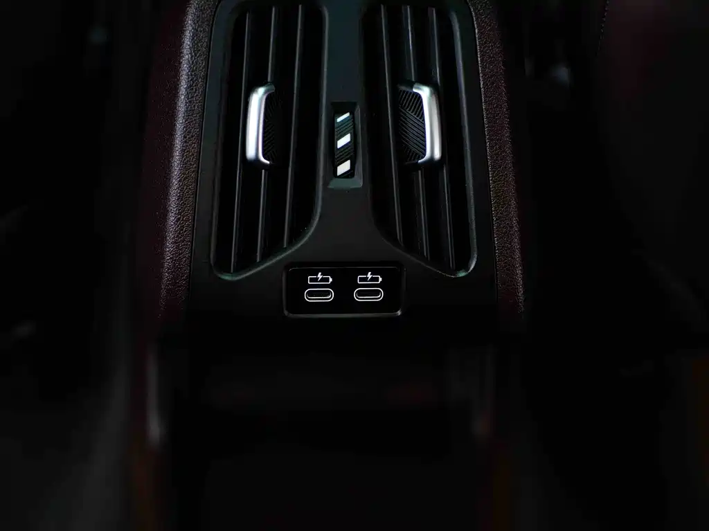 BMW X1 — фото 10