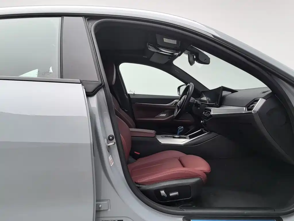 BMW i4 — фото 23
