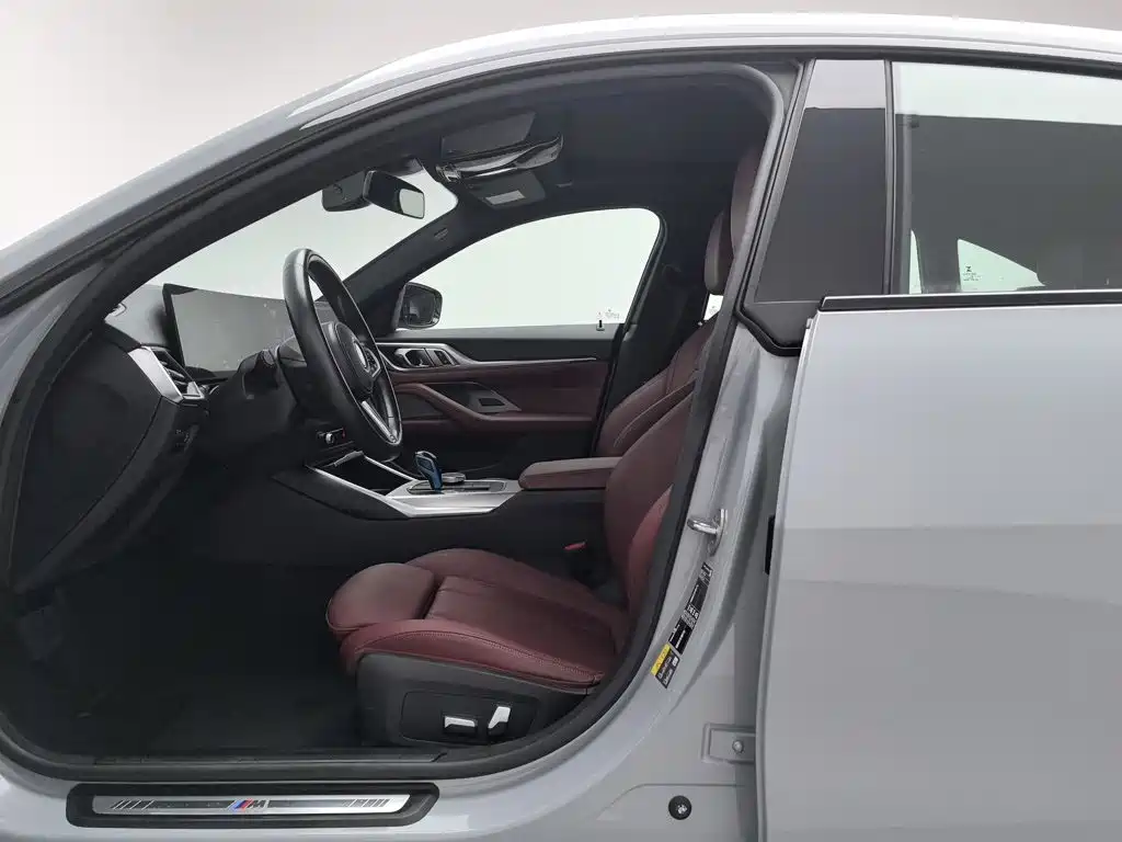 BMW i4 — фото 10