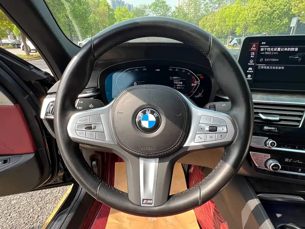 BMW 5 Series — фото 13