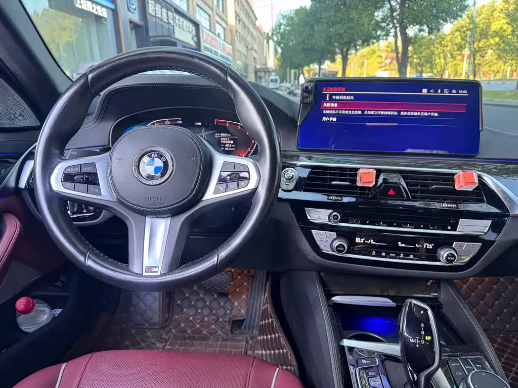 BMW 5 Series — фото 9