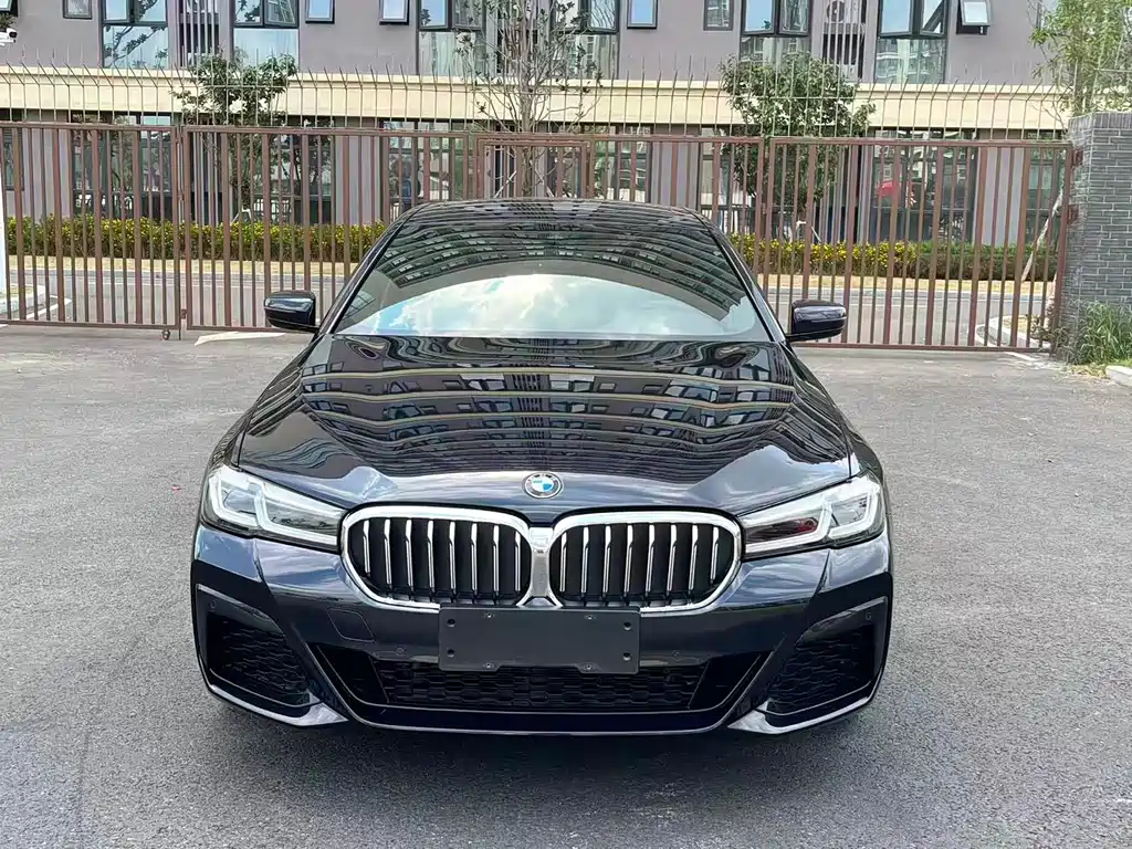 BMW 5 Series — фото 2