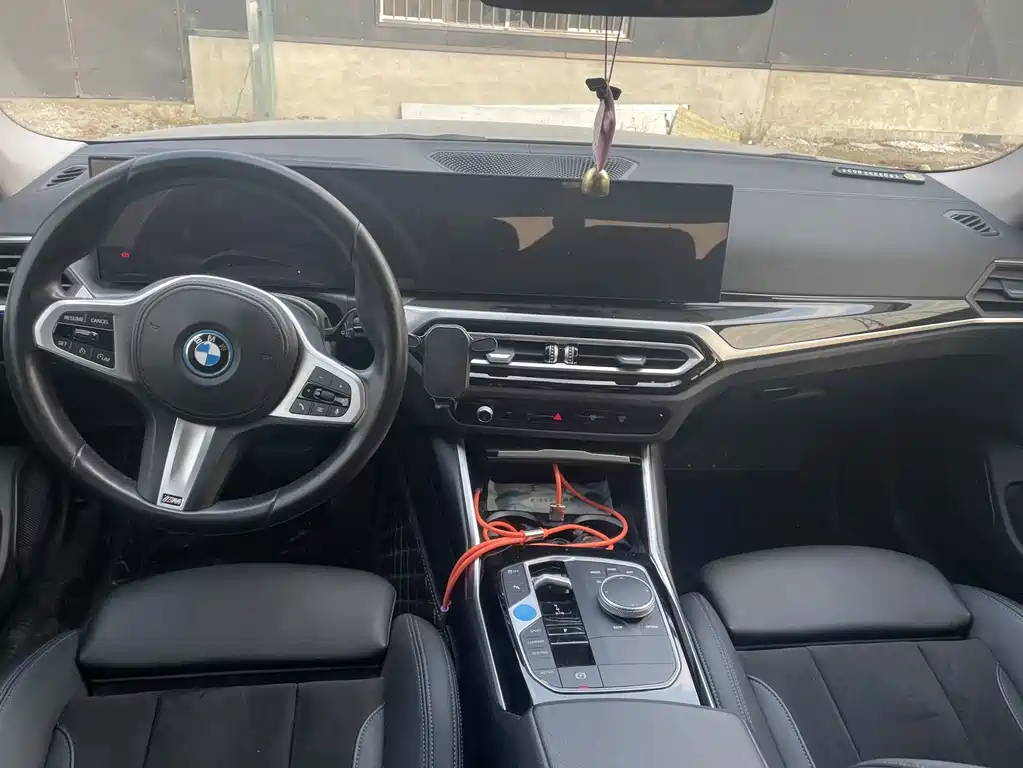 BMW i4 — фото 6