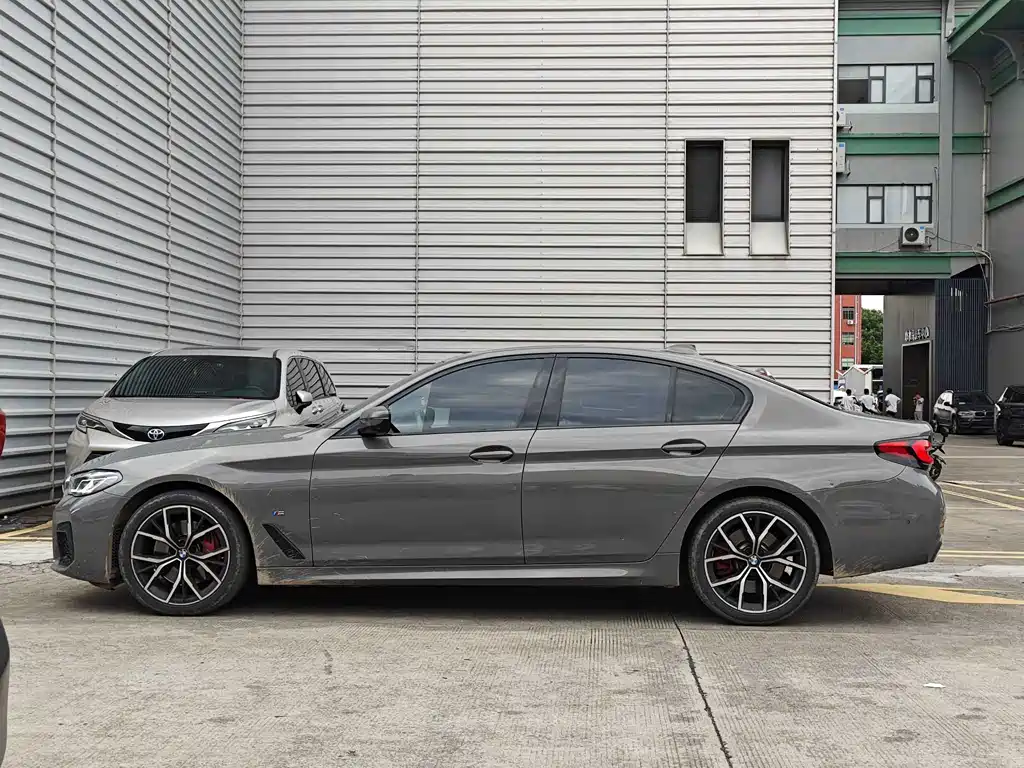 BMW 5 Series (Import) — фото 4