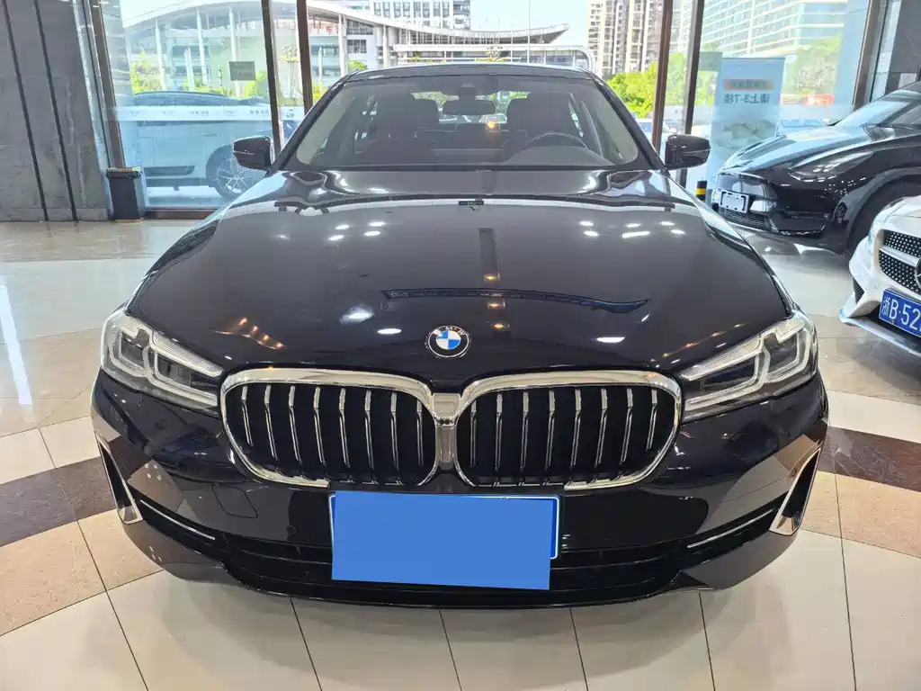 BMW 5 Series — фото 2