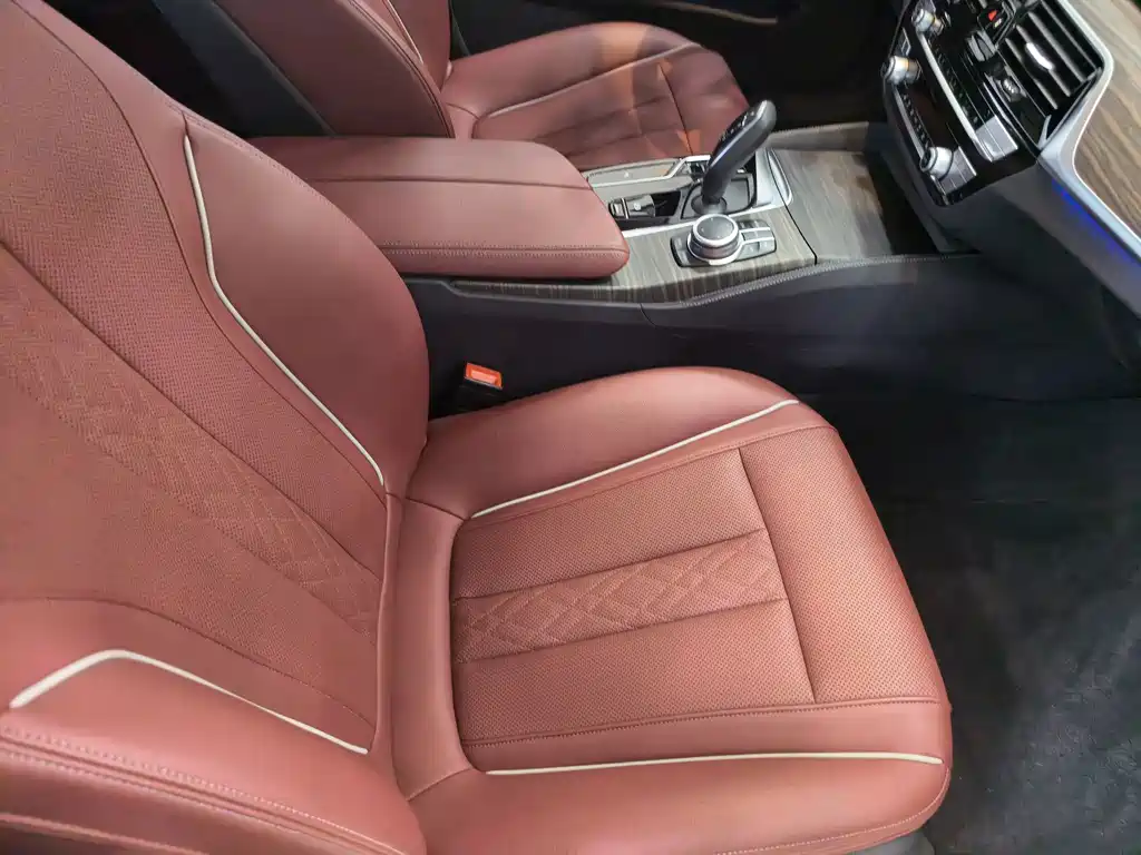 BMW 5 Series — фото 15