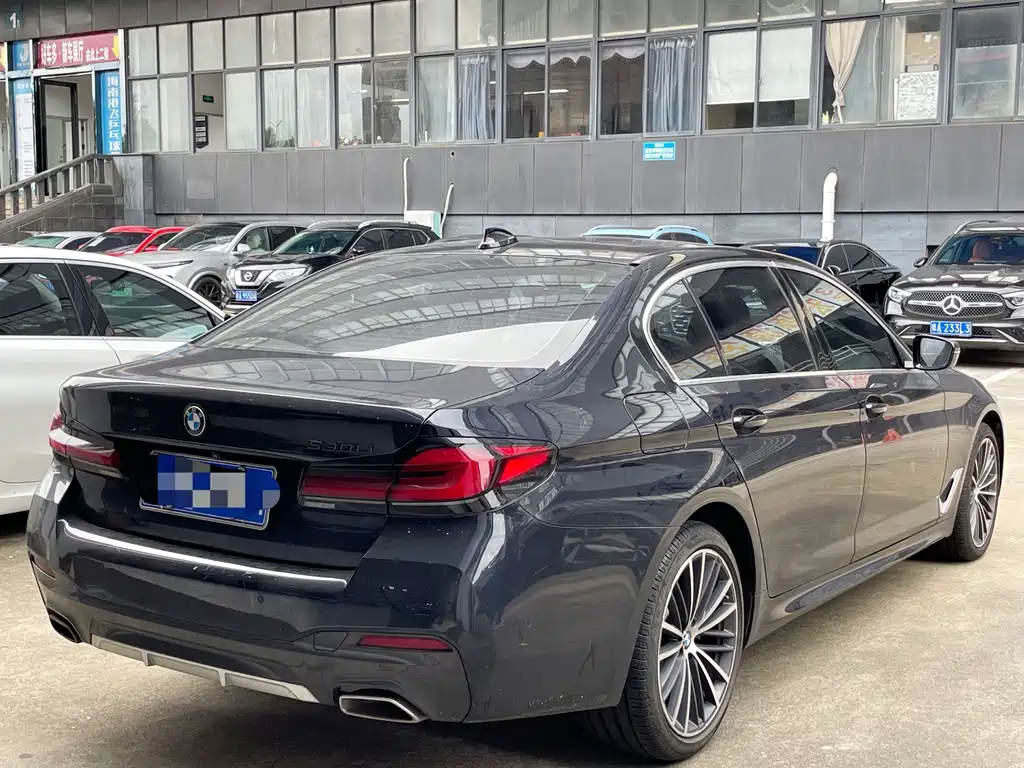 BMW 5 Series — фото 3