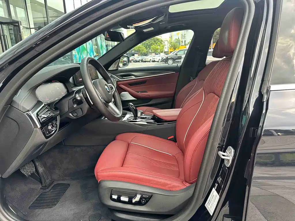 BMW 5 Series — фото 14