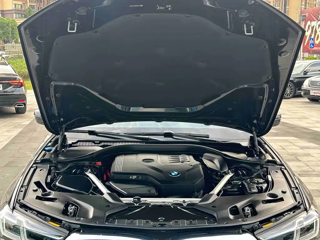 BMW 5 Series — фото 22