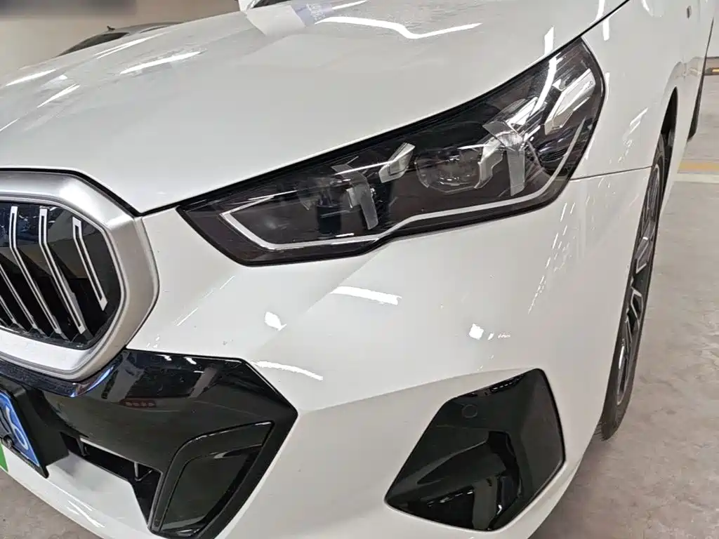 BMW 5 Series — фото 24