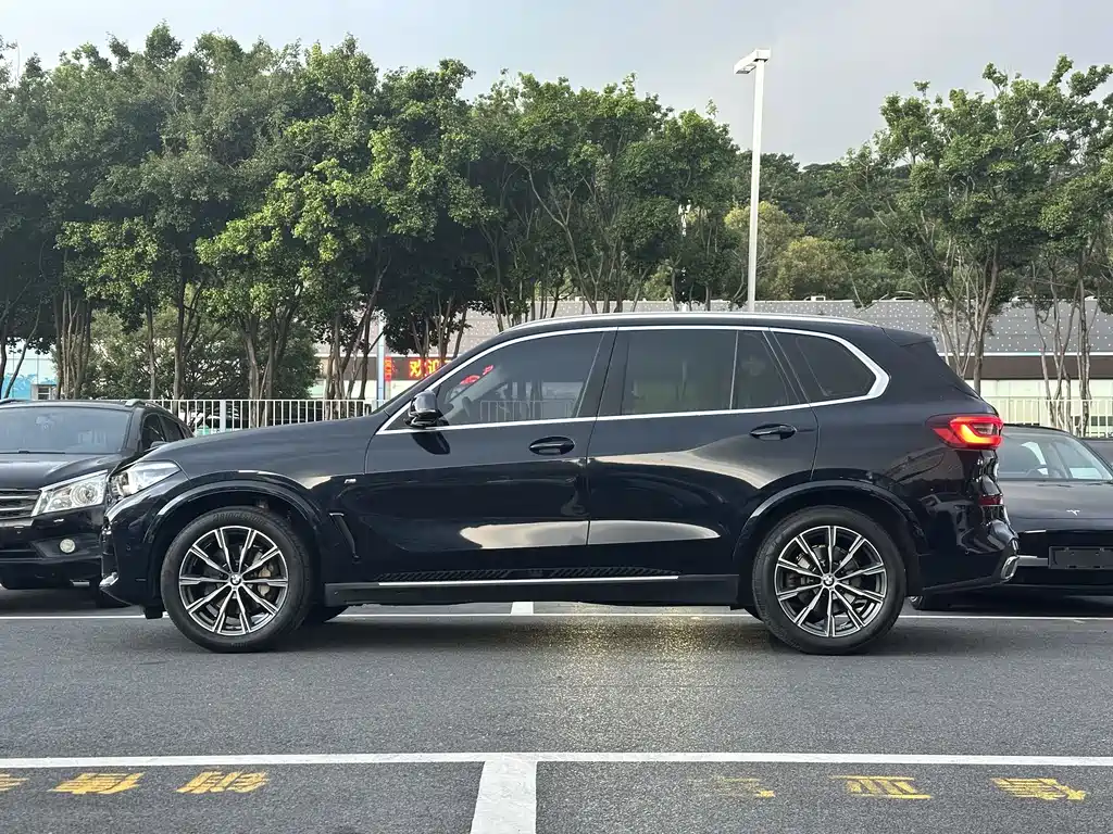 BMW X5 (Import) — фото 5