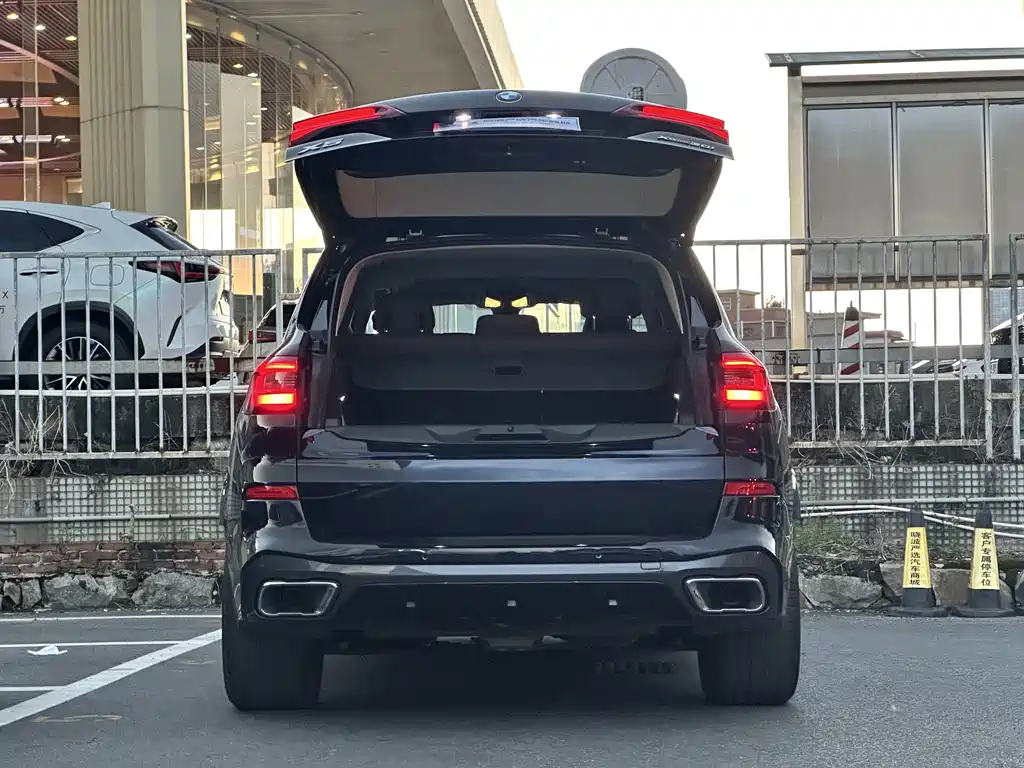 BMW X5 (Import) — фото 6