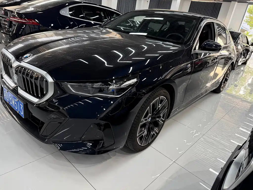 BMW 5 Series — фото 2