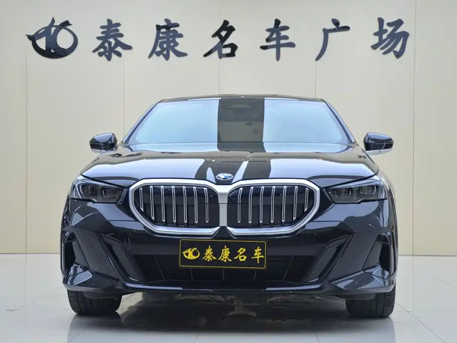 BMW 5 Series — фото 2