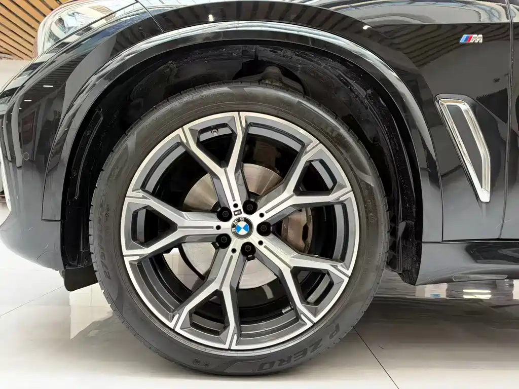 BMW X5 — фото 21