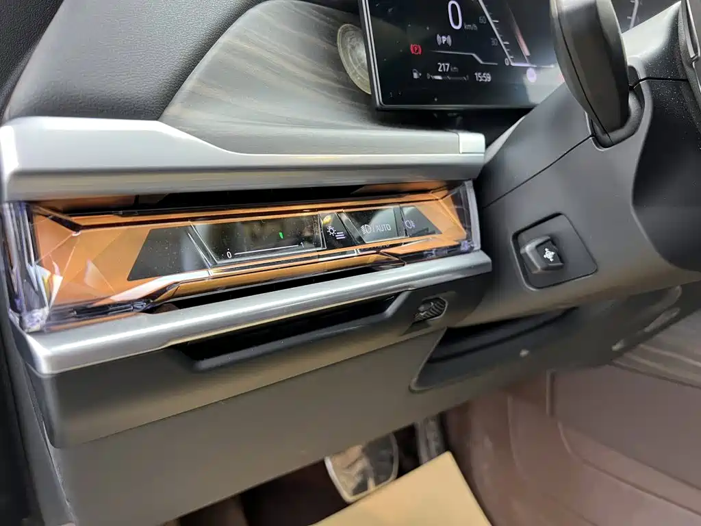 BMW 7 Series — фото 25