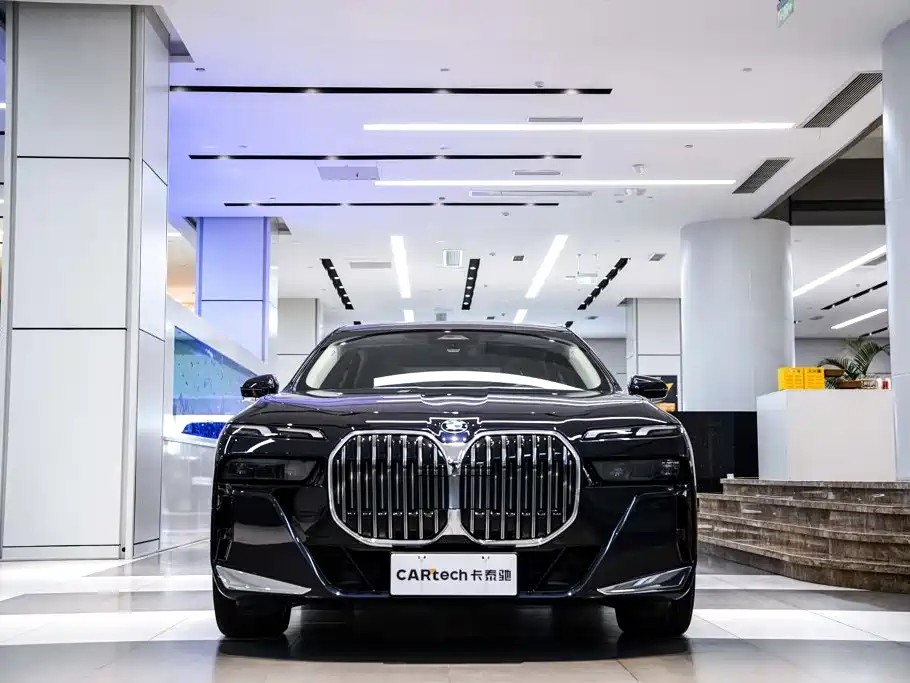 BMW 7 Series — фото 4