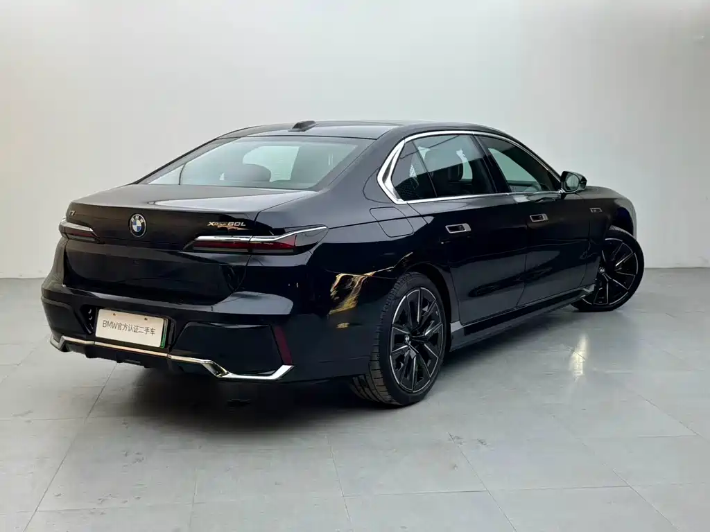 BMW i7 — фото 4