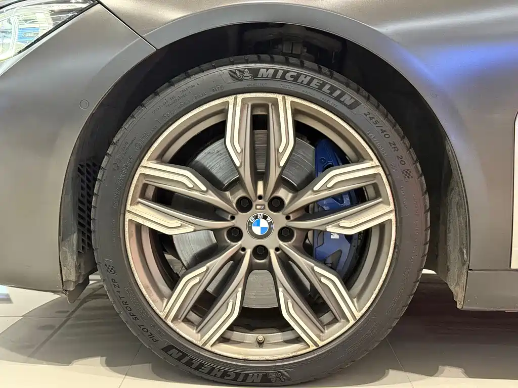 BMW 7 Series — фото 18