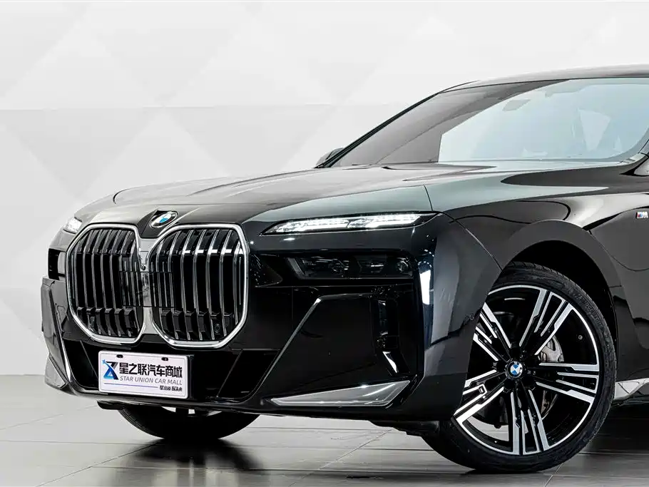 BMW 7 Series — фото 3