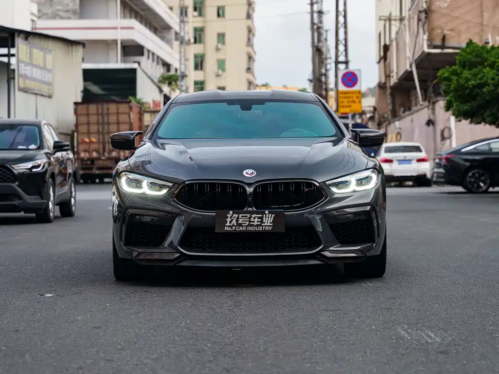 BMW M8 — фото 2