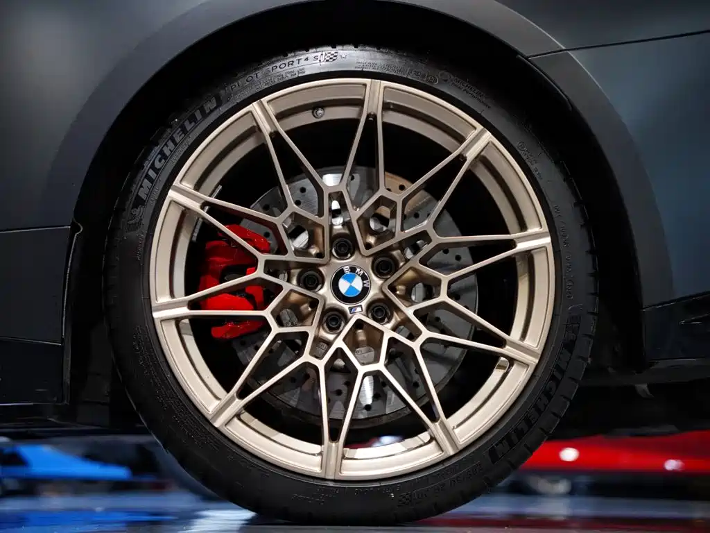 BMW M4 — фото 9