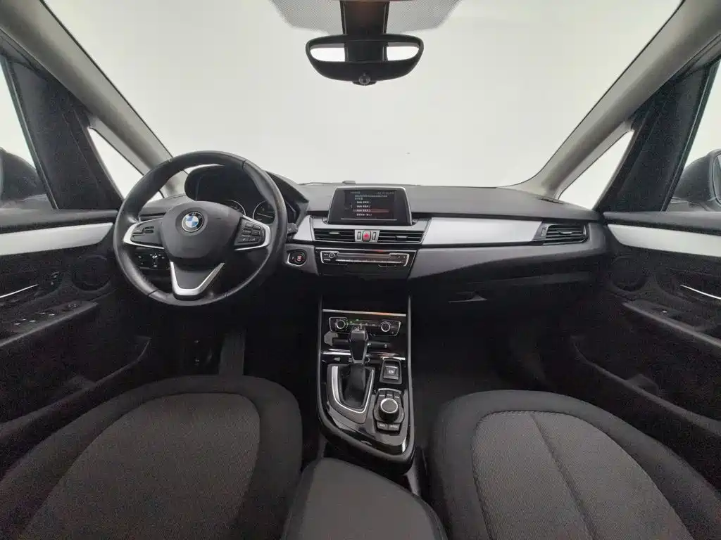 BMW 2 Series Active Tourer — фото 5