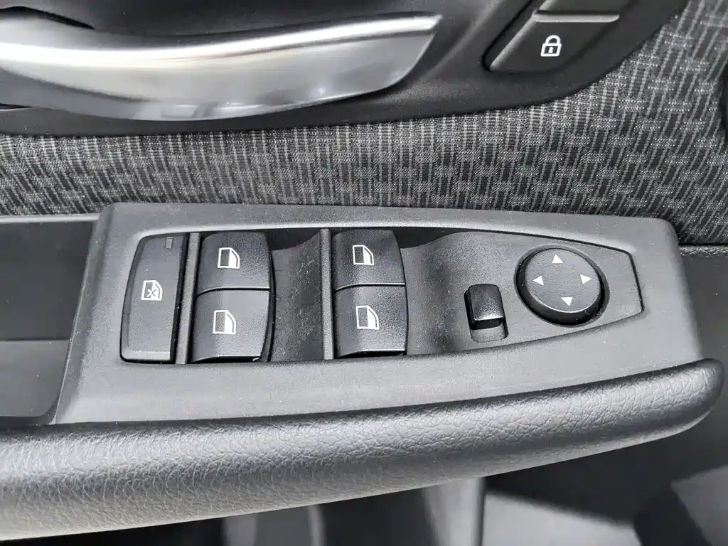 BMW 2 Series Active Tourer — фото 9