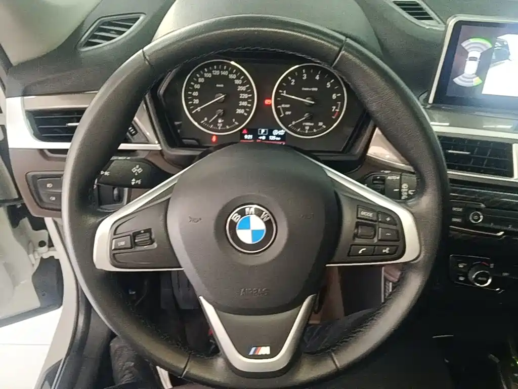 BMW X1 — фото 11