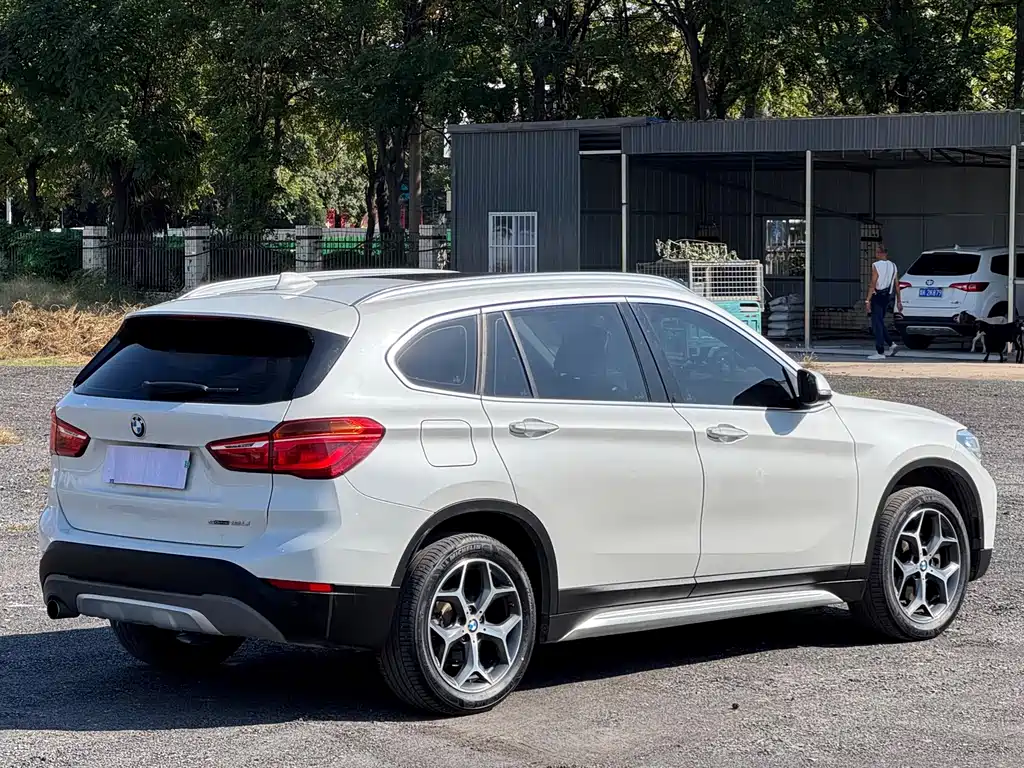 BMW X1 — фото 7