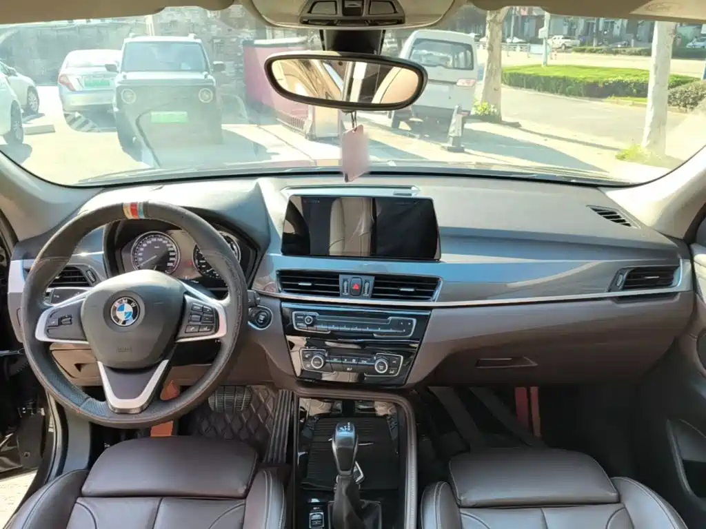 BMW X1 — фото 10