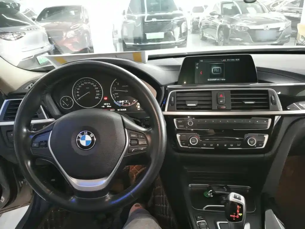 BMW 3 Series — фото 10