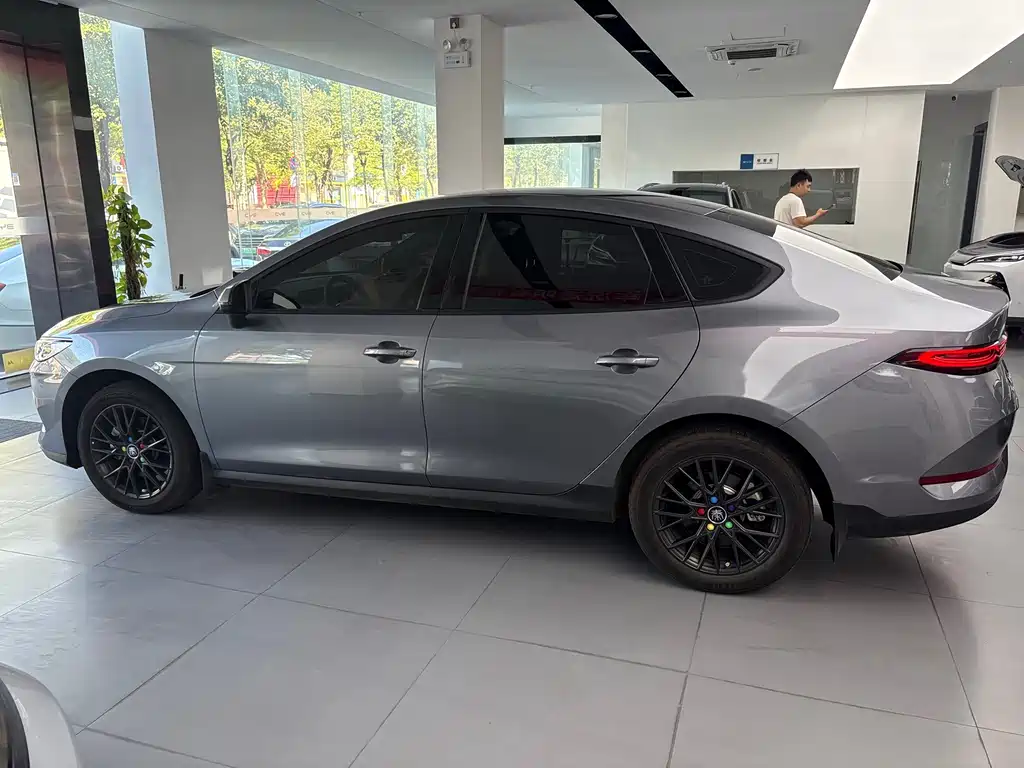 BYD Qin PLUS — фото 14