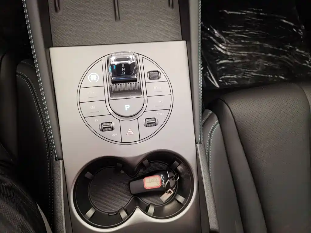 BYD Seal 06 — фото 10