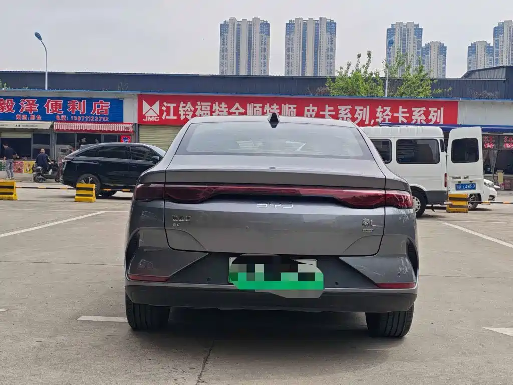 BYD Qin L — фото 15